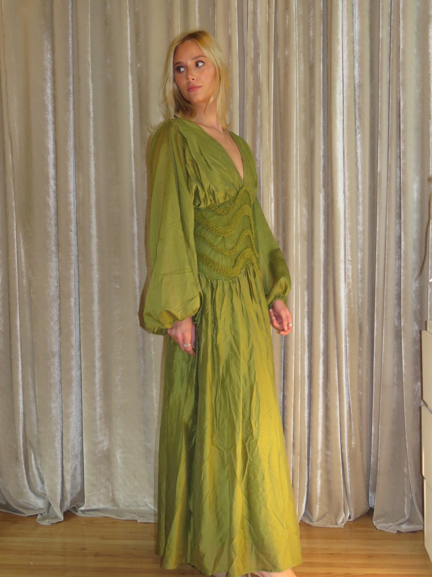 OLIVE MUSE DRESS