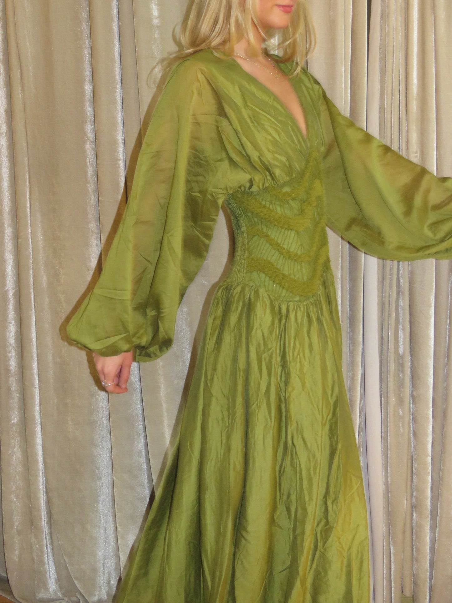 OLIVE MUSE DRESS